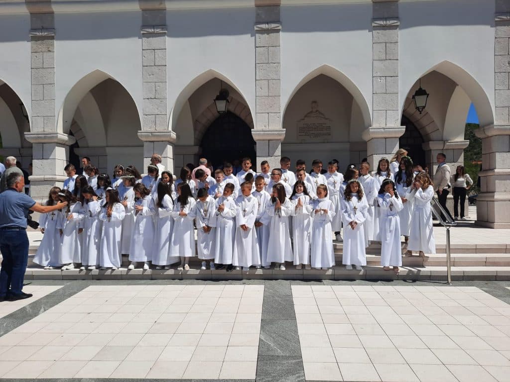 Ilustracija članka: U grudskoj crkvi podijeljena Prva pričest za 43 malih župljana