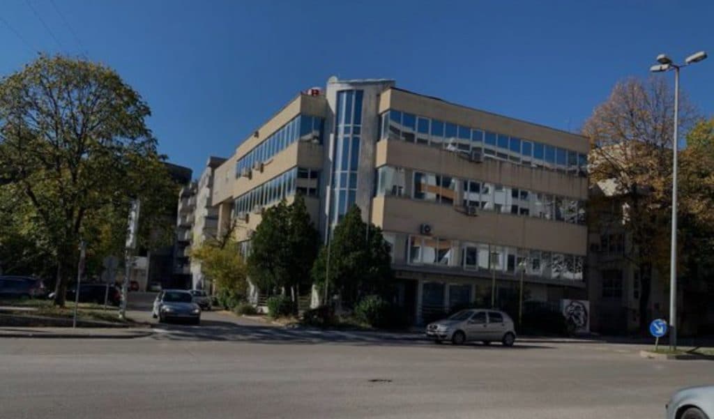 Ilustracija članka: Radio Herceg Bosne i Običan radio zabranjeni u uredu federalne revizije u Mostaru