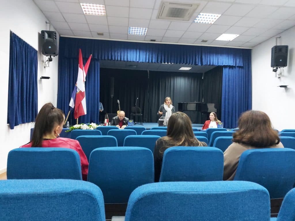 Ilustracija članka: U kinodvorani u Grudama održano predstavljanje knjige KRIJESNICE