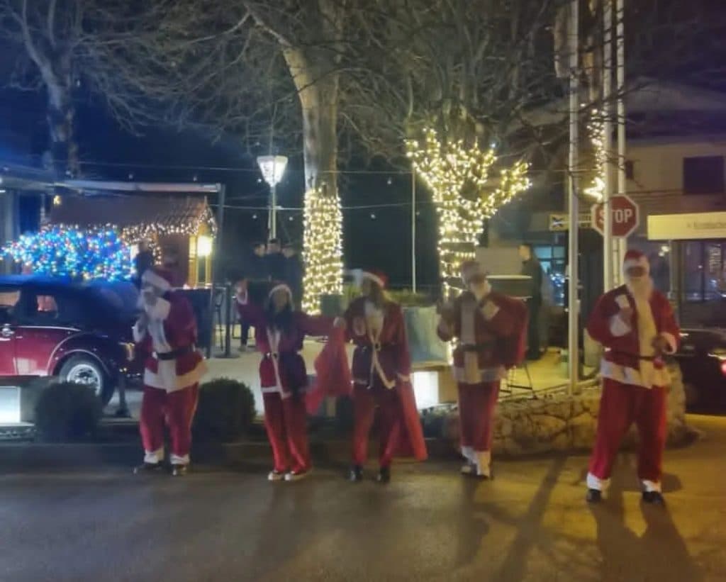 Ilustracija članka: Veseli Djedovi Božićnjaci obišli Hercegovinu