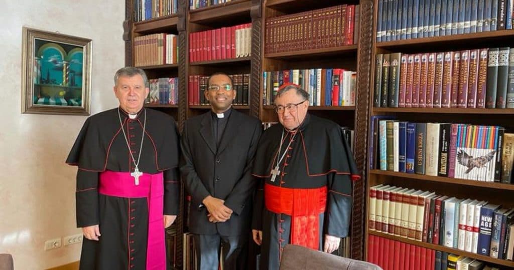 Ilustracija članka: Papa Franjo umirovio kardinala Vinka Puljića, naslijedit će ga dosadašnji nadbiskup koadjutor mons. Tomo Vukšić