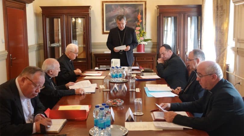 Ilustracija članka: Biskupi iz BiH upozoravaju na kontinuirano iseljavanje mladih