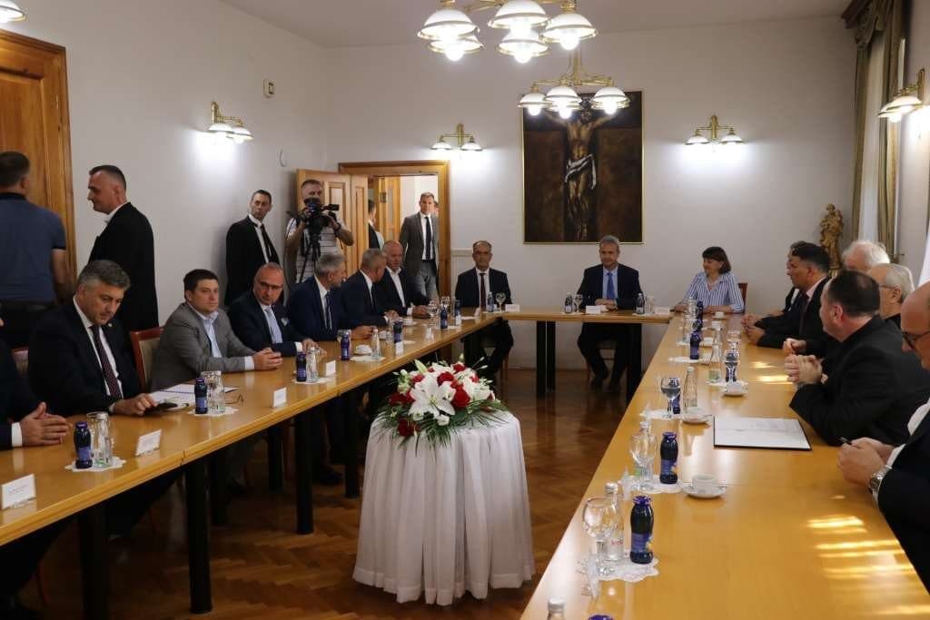 Ilustracija članka: Plenković se u Mostaru susreo s biskupom Palićem i Draganom Čovićem