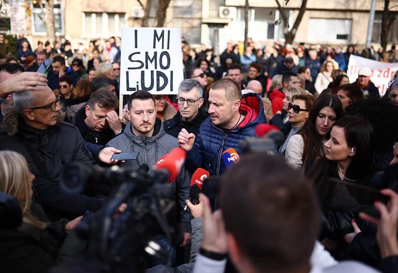Ilustracija članka: Masovni prosvjed zdravstvenih radnika u Mostaru