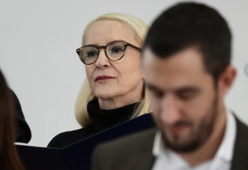 Ilustracija članka: Poništena diploma Sebije Izetbegović