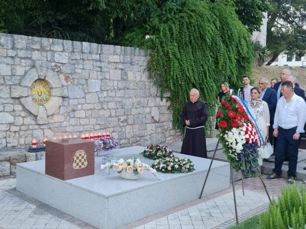 Ilustracija članka: Obilježavanje 26. obljetnice smrti predsjednika HZ H-B i HR H-B Mr. Mate Bobana