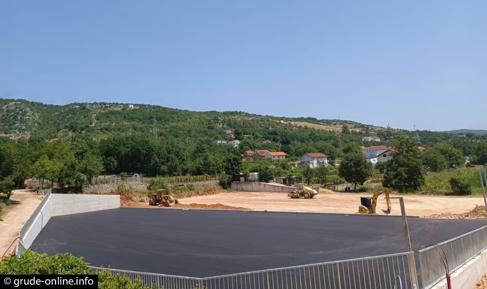 Ilustracija članka: U ponedjeljak otvaranje Športskog centra Grude i snimanje milenijske fotografije