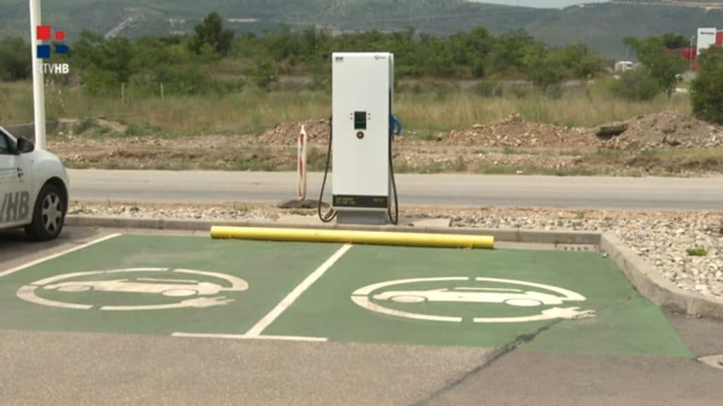 Ilustracija članka: Hibridna i električna vozila sve češći izbor kupaca u Hercegovini