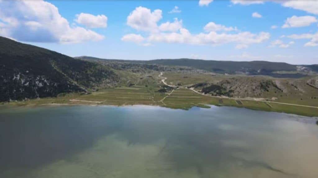 Ilustracija članka: Snimka Blidinjskog jezera iz zraka ostavlja bez daha