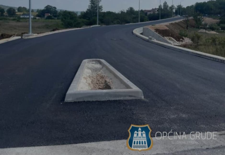 Ilustracija članka: Završen prvi sloj asfalta na istočnom spoju rotora Prispa iz smjera Ljubuškoga