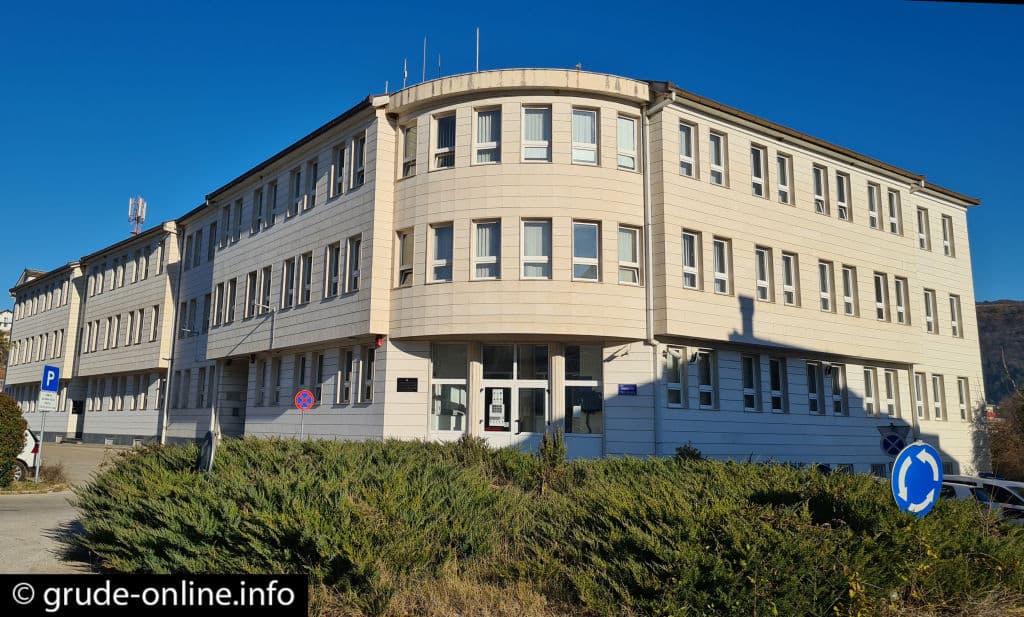 Ilustracija članka: Županijski sud Široki Brijeg donira uredski namještaj