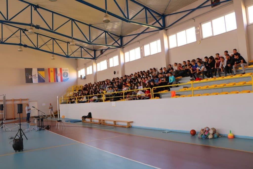 Ilustracija članka: Projekt HRK Grude: Rukometom protiv ovisnosti