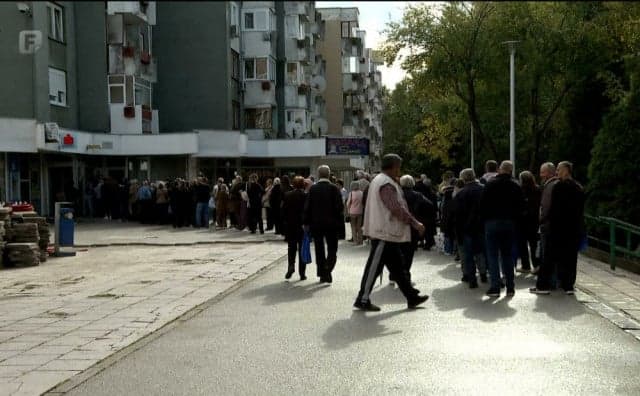 Ilustracija članka: Redovi za potvrdu o prebivalištu zbog jednokratne pomoći energetski siromašnim kućanstvima
