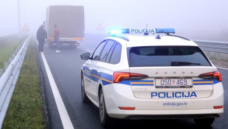 Ilustracija članka: Kod Karlovca zaustavljen kamion iz BiH s više od 100 migranata, vozač htio pobjeći