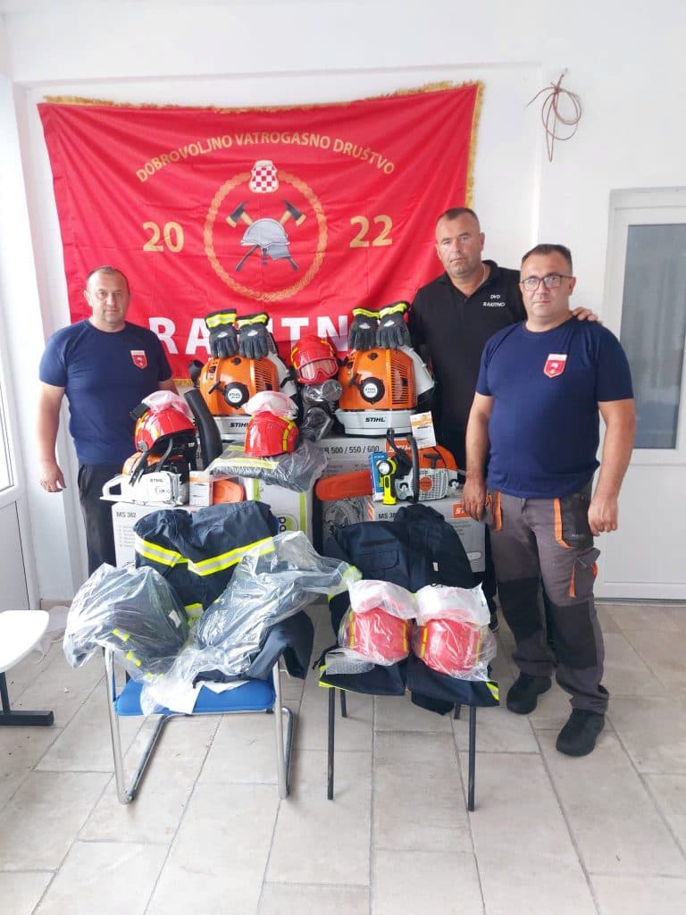 Ilustracija članka: DVD Rakitno nabavilo dio opreme za gašenje šumskih požara