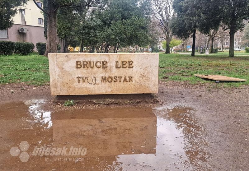 Ilustracija članka: Nestao kip Bruce Leeja u Mostaru