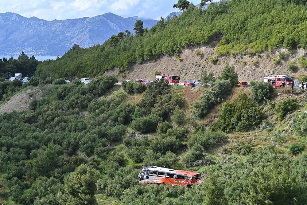 Ilustracija članka: Makarska: Autobus sletio u provaliju