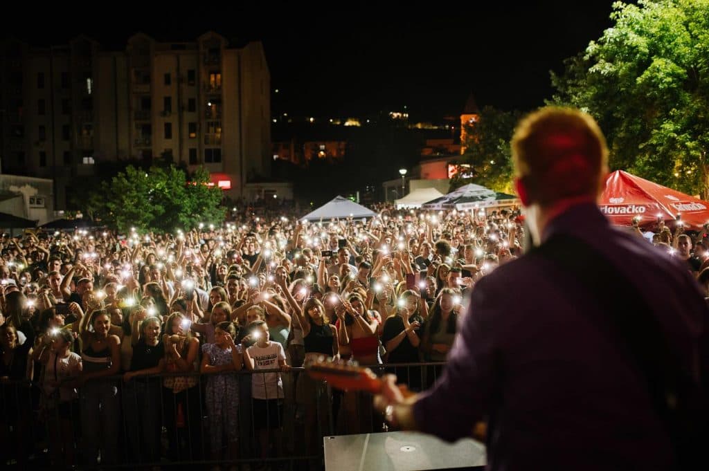 Ilustracija članka: Beer Fest Ljubuški: Spektakl ljeta 2024. s Parnim Valjkom, Belfast Foodom i Vojkom V