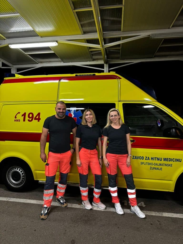 Ilustracija članka: Tim Hitne pomoći iz Vrgorca porodio ženu na pola puta do splitskog rodilišta