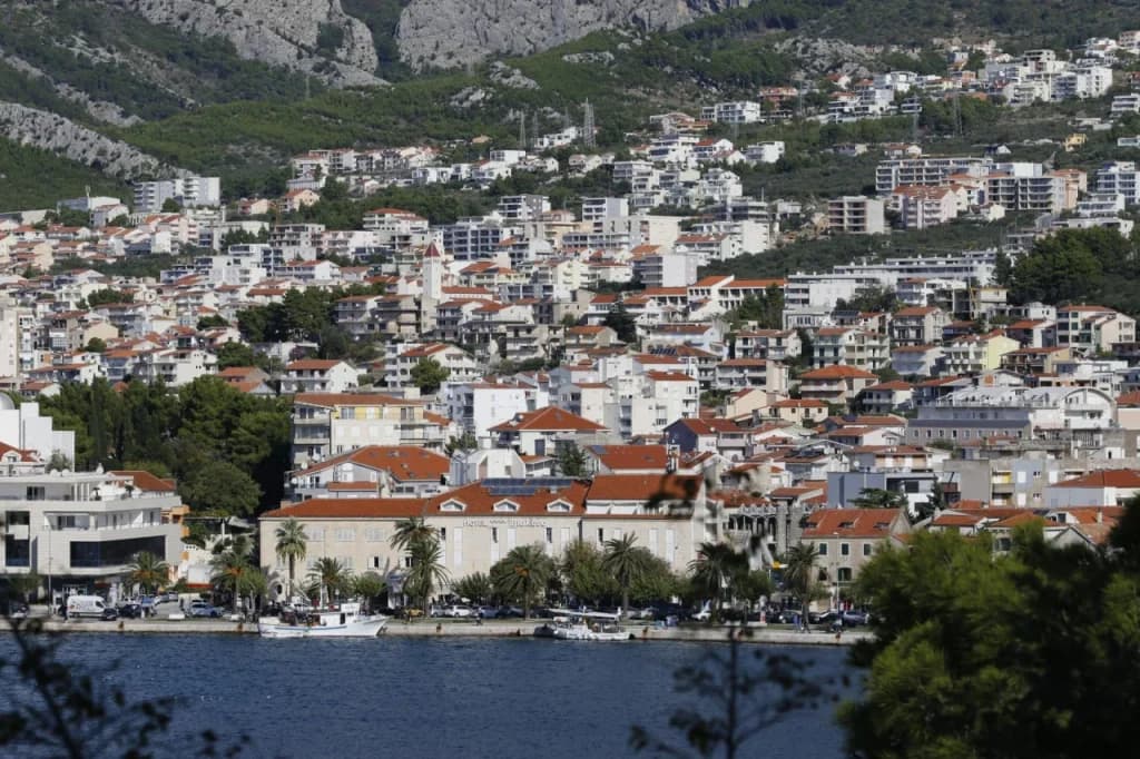 Ilustracija članka: Makarska je postala leglo metamfetamina
