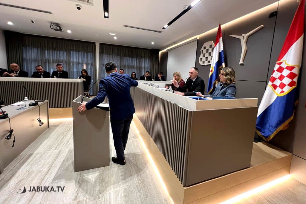 Ilustracija članka: Prekinuta sjednica Skupštine ŽZH, sukobili se Bandić i Jelčić