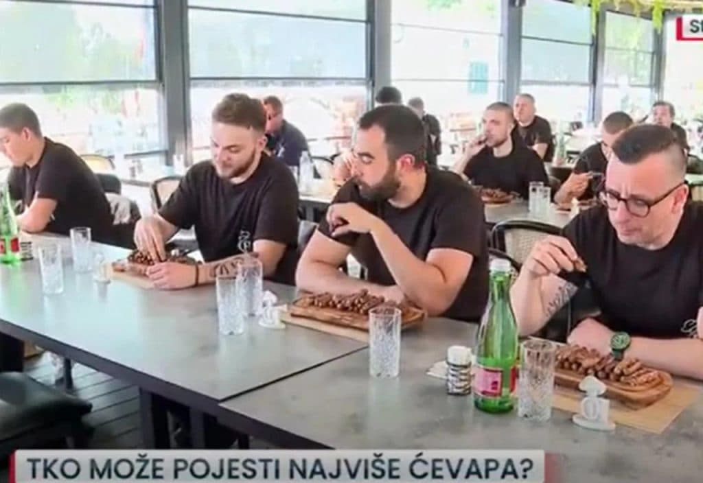 Ilustracija članka: VIDEO | Natjecanje “Tko može pojesti najviše ćevapa?” pobjedniku donijelo 1000 eura