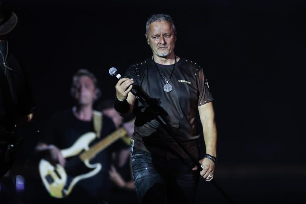 Ilustracija članka: Thompson na majici ima broj 03941158. To je posveta Zvonki Bušiću