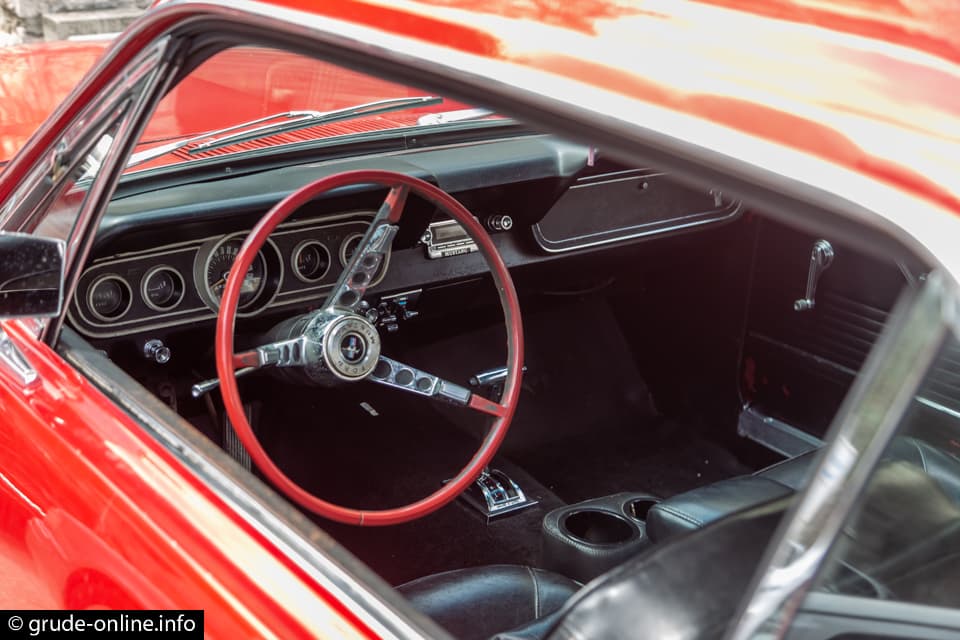 Ilustracija članka: Oldtimeri stižu u Grude: Retro večer za pamćenje