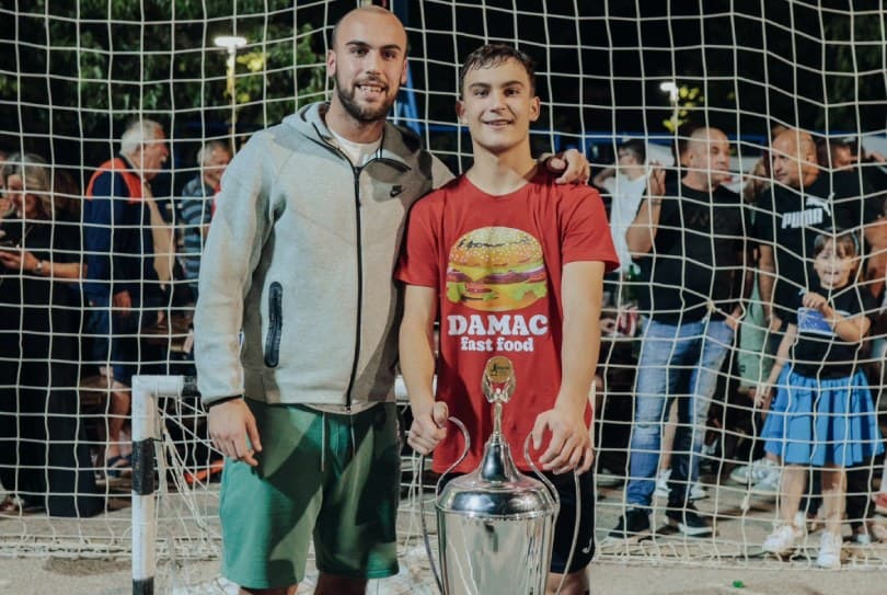 Ilustracija članka: Priča o Tomi Prusini iz Čitluka: Sjajni 17-godišnjak briljira nakon borbe s bolešću