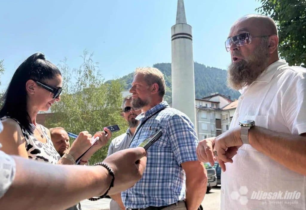 Ilustracija članka: Musa napustio FUP, u Jablanicu došlo šest pristalica, hodža ih zamolio da odu