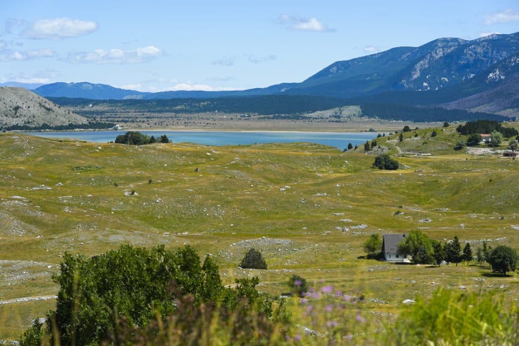 Ilustracija članka: HRS: Institucije šute dok se Park prirode Blidinje devastira