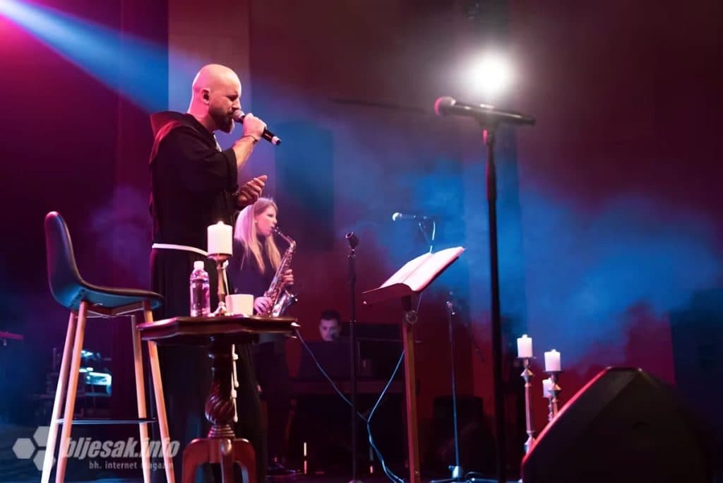 Ilustracija članka: Fra Marin Karačić koncertom u Mostaru proslavio 10 godina stvaralaštva