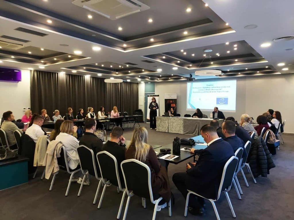 Ilustracija članka: 90 sudionika iz ŽZH i HNŽ educirano o digitalnom nasilju nad ženama