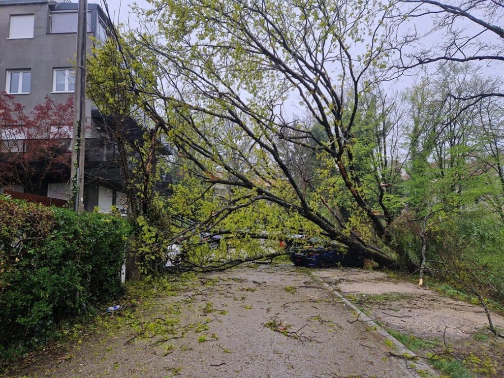 Ilustracija članka: Hrvatska pod udarom nezapamćenog nevremena: škole zatvorene, ima ozlijeđenih