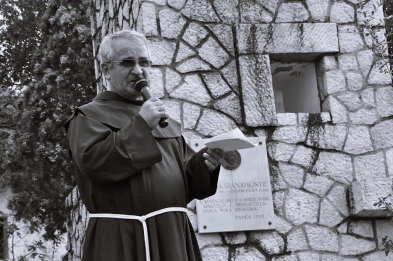 Ilustracija članka: Odlazak omiljenog hercegovačkog fratra: Preminuo fra Ferdo Boban