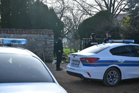 Ilustracija članka: Detalji užasa u Drnišu: Na terasi obiteljske kuće upucao tinejdžera koji mu je dostavio hranu