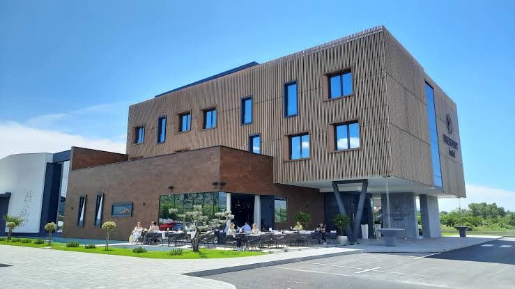 Ilustracija članka: Hotel u Čapljini nudi plaću od 6.000 KM i besplatan smještaj