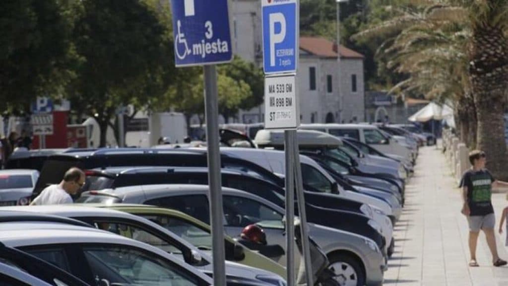 Ilustracija članka: Poznate cijene parkinga u Makarskoj ovog ljeta