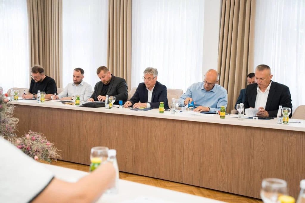 Ilustracija članka: Financijska potpora iz FBiH: Preko 2.1 milijun KM za infrastrukturu u Hercegovini