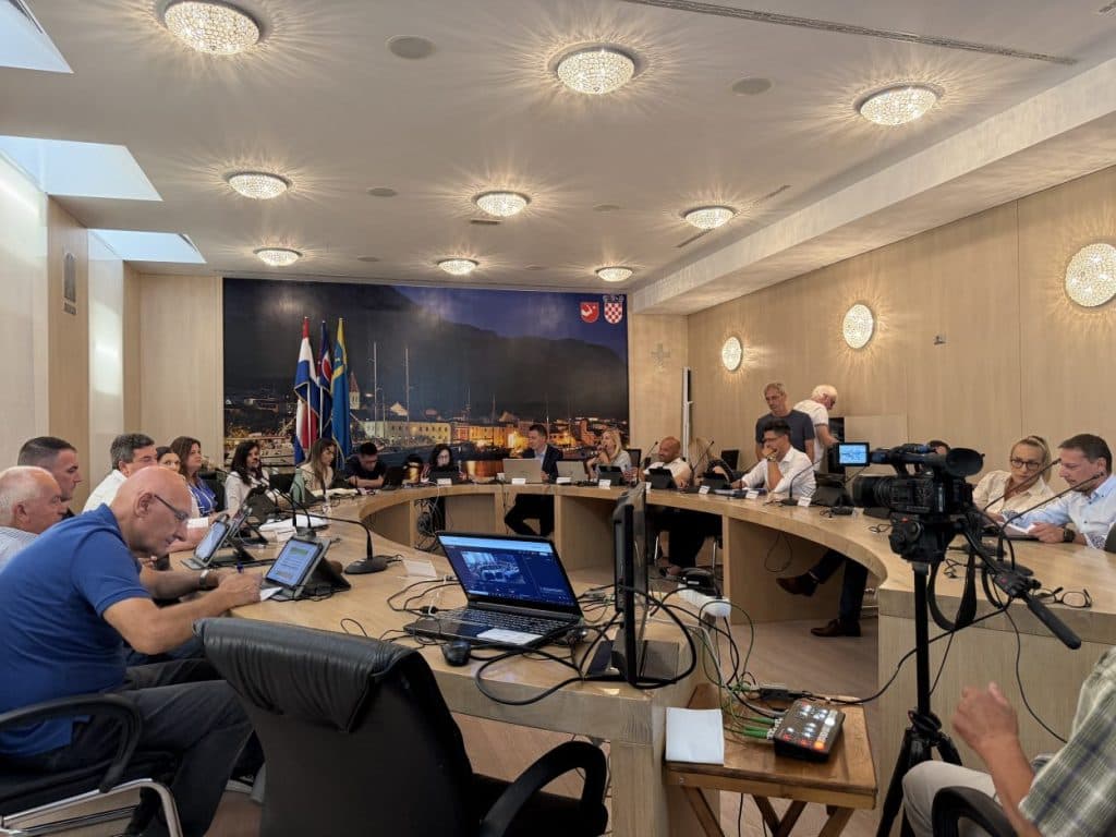 Ilustracija članka: Makarska prva u Hrvatskoj ograničila noćnu prodaju alkohola u trgovinama