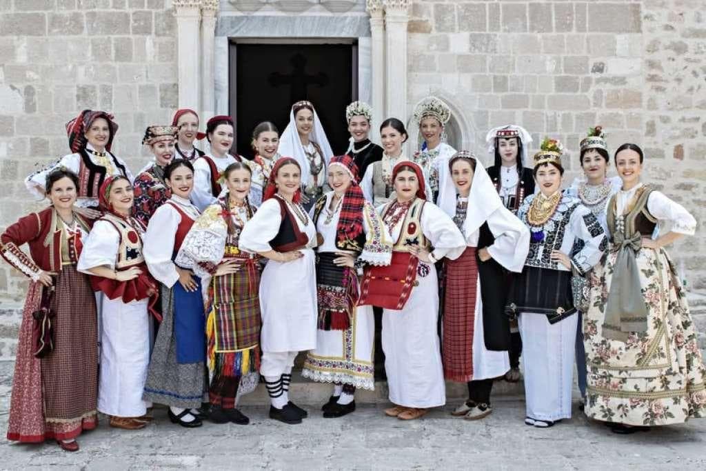 Ilustracija članka: Od 6. do 12. srpnja održava se 13. revija tradicijske odjeće