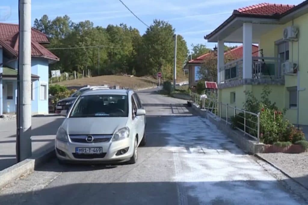 Ilustracija članka: Užas u BiH: Pijani vozač autom udario djecu na zidu – amputirane im noge