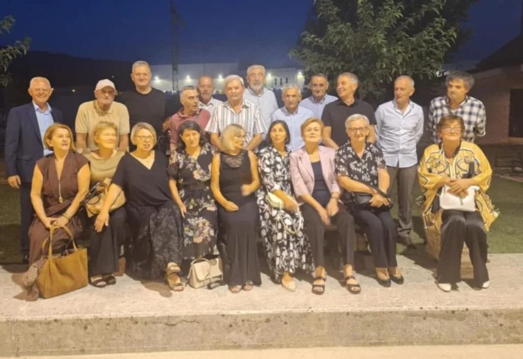 Ilustracija članka: Nakon 50 godina ponovno zajedno: Posuški maturanti proslavili veliki jubilej