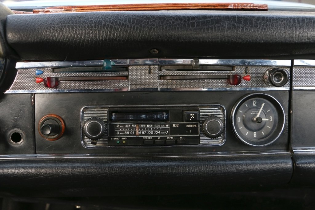 81094_foto_rajko_erceg_jedini_vlasnik_mercedesa_250_sl_pagoda_u_bih_moj_auto_zelio_je_kupiti_i_travolta_15_1024_682_85_c1
