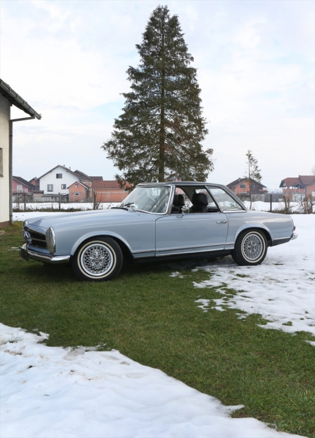 81094_foto_rajko_erceg_jedini_vlasnik_mercedesa_250_sl_pagoda_u_bih_moj_auto_zelio_je_kupiti_i_travolta_3_1024_1420_85_c1