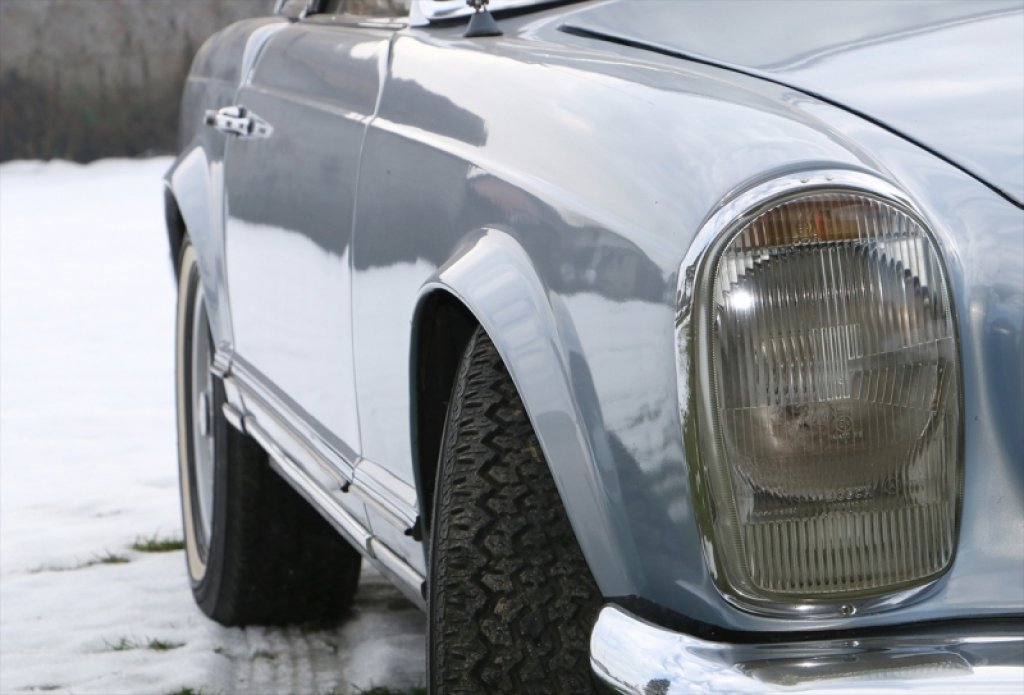 81094_foto_rajko_erceg_jedini_vlasnik_mercedesa_250_sl_pagoda_u_bih_moj_auto_zelio_je_kupiti_i_travolta_4_1024_695_85_c1