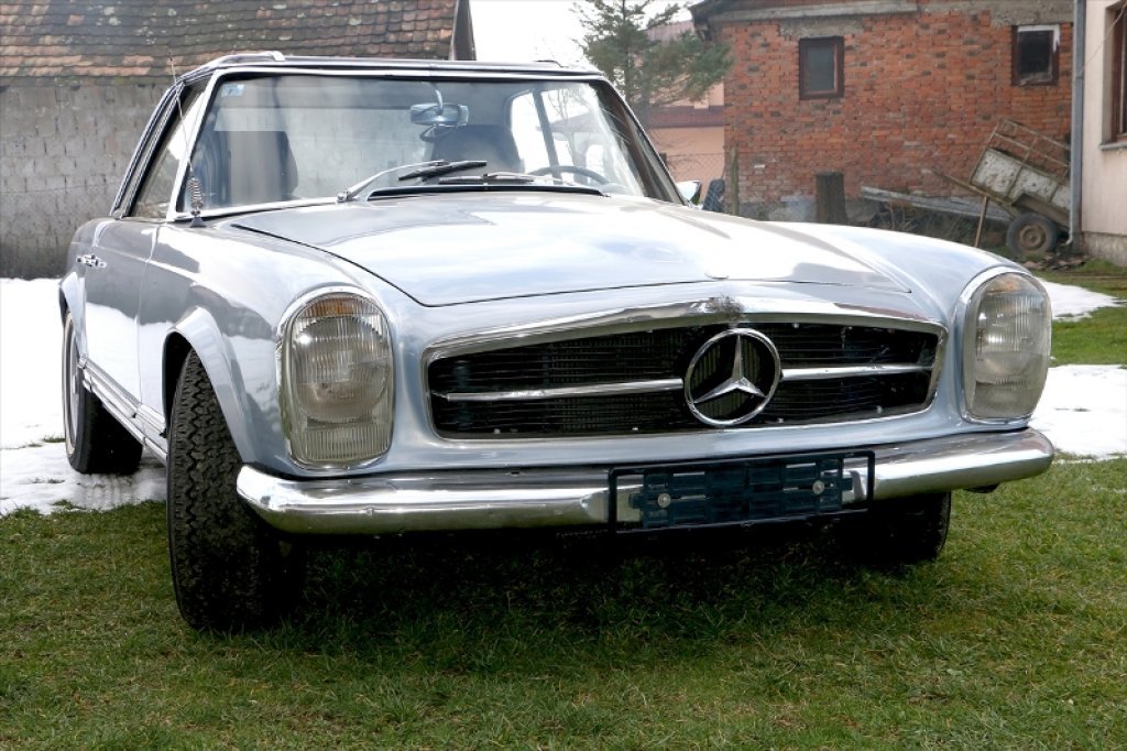 81094_foto_rajko_erceg_jedini_vlasnik_mercedesa_250_sl_pagoda_u_bih_moj_auto_zelio_je_kupiti_i_travolta_6_1024_682_85_c1