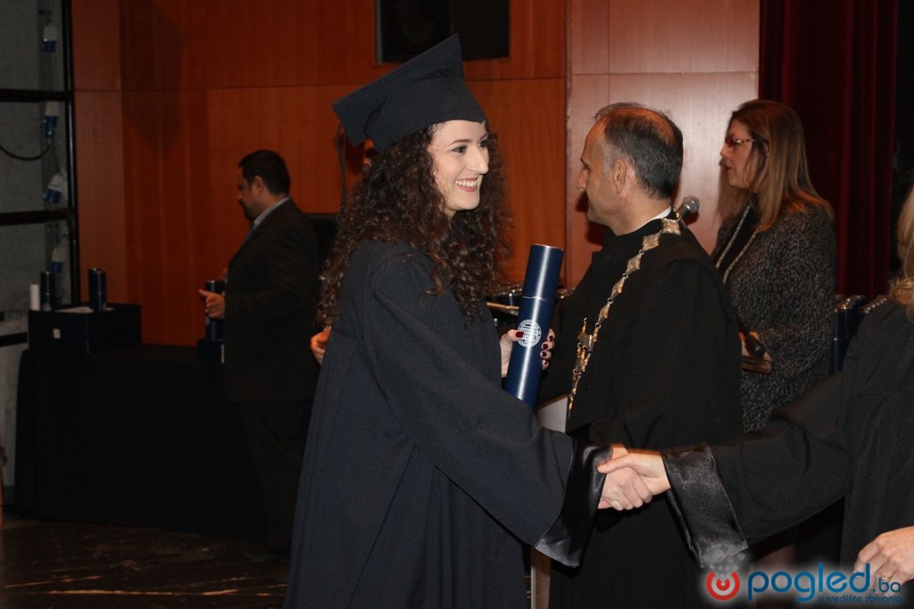81879_foto_svecano_promoviran_381_diplomant_na_fpmoz_u_u_mostaru_15_1024_683_85_storagepogledwatemarkwtmrk.png_800_0_100_r_b_0_0_c1