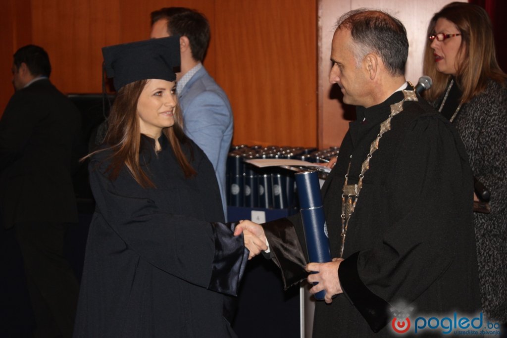 81879_foto_svecano_promoviran_381_diplomant_na_fpmoz_u_u_mostaru_27_1024_683_85_storagepogledwatemarkwtmrk.png_800_0_100_r_b_0_0_c1