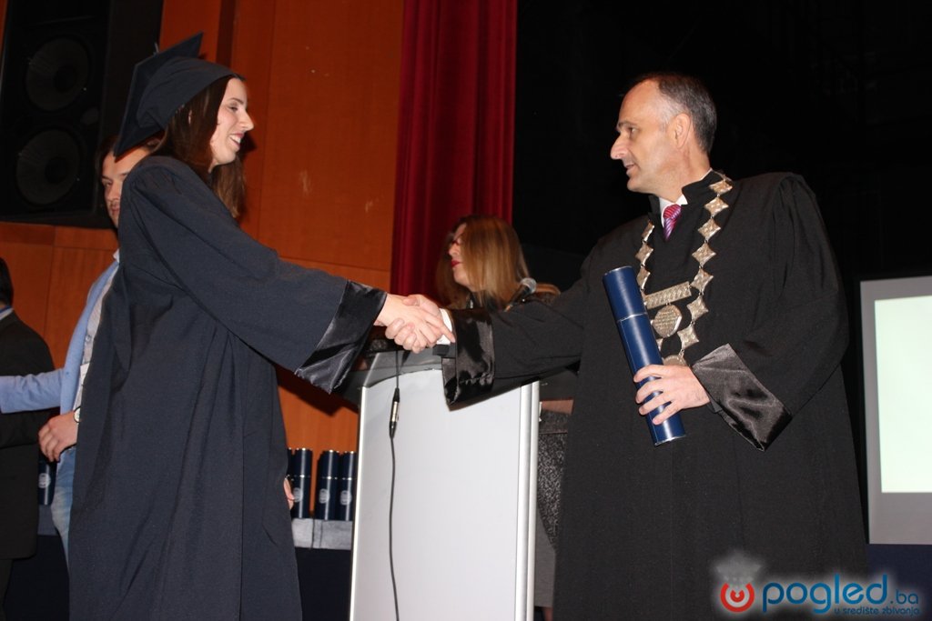 81879_foto_svecano_promoviran_381_diplomant_na_fpmoz_u_u_mostaru_4_1024_683_85_storagepogledwatemarkwtmrk.png_800_0_100_r_b_0_0_c1